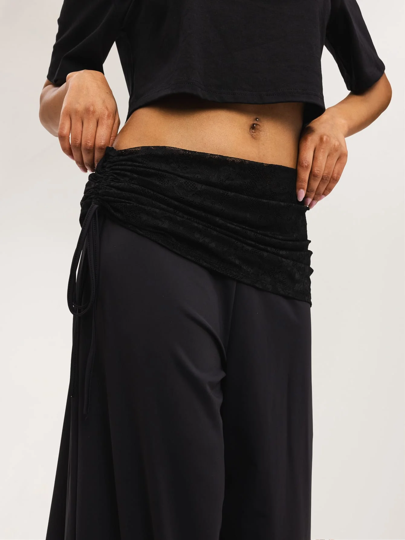 Jungara Trousers in Black - Image 3